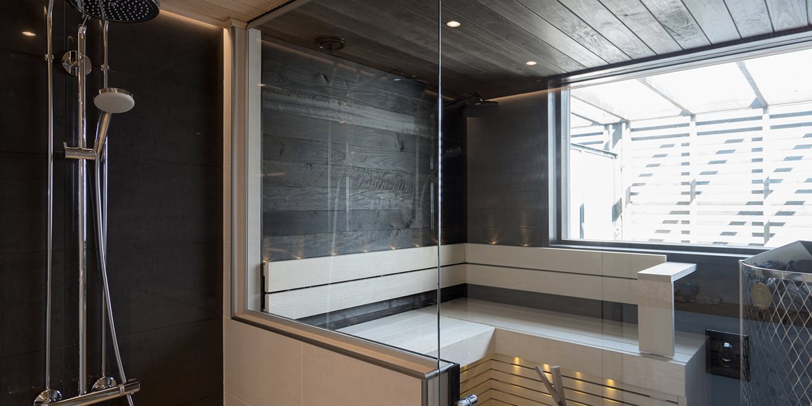 Ylellinen, hotellimainen kylpyhuone ja sauna | Laattapiste